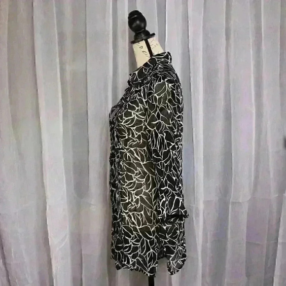 Chicos black/white 100% Silk Button Down Sheer Blouse Size 3 / Size XL - Picture 6 of 12